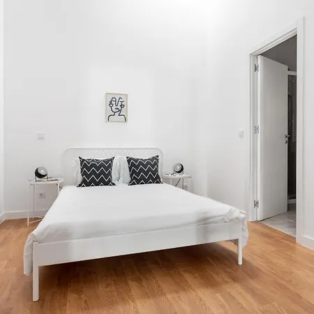 Altido Stylish 2-level Flats Near Ajuda Palace Lisbon
