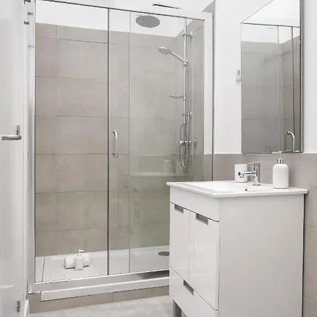 Altido Stylish 2-level Flats Near Ajuda Palace *