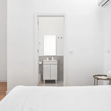 Altido Stylish 2-level Flats Near Ajuda Palace *
